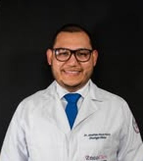 Dr. Alexis Pérez, Oncólogo clínico