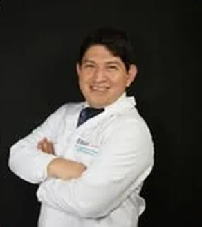 Dr. Josué Flores, Médico internista