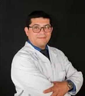 Dr. Manuel Mejía, Neumólogo